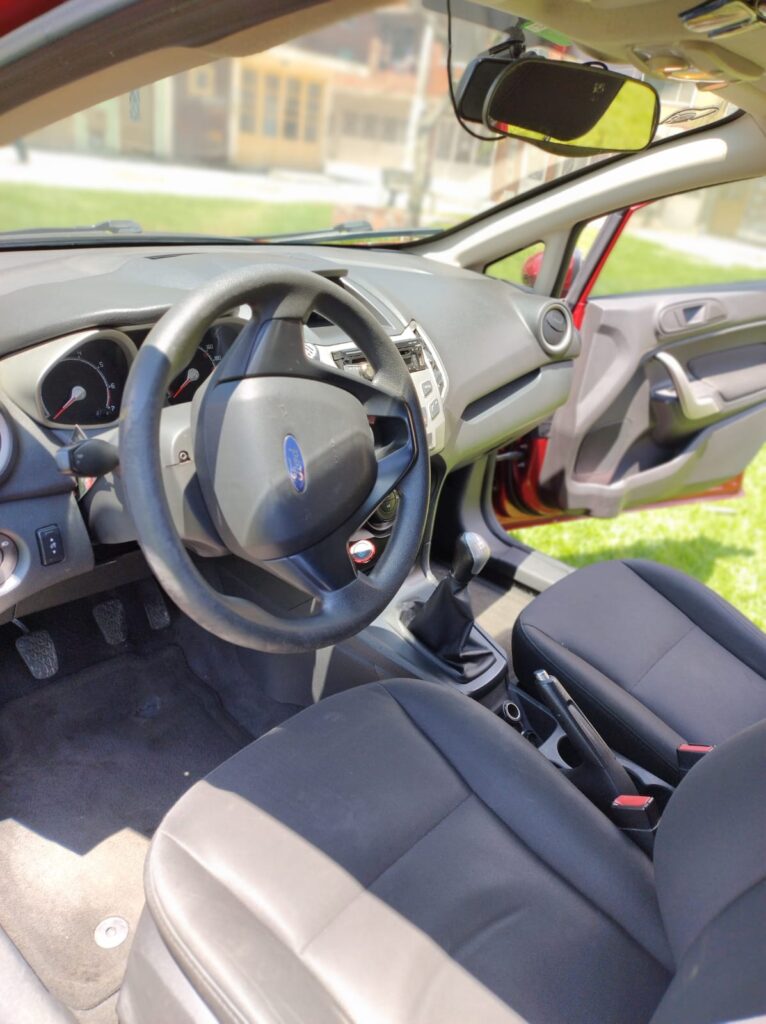 ford fiesta economico en bogota